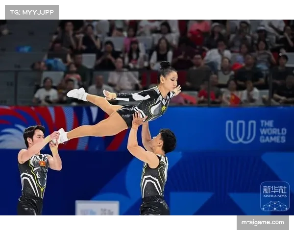 中国队在健美操三人操、自由式轮滑男子速度过桩项目获得金牌